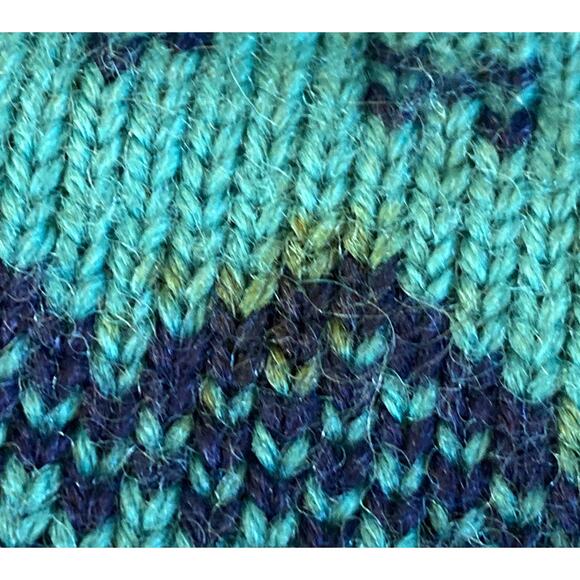 Vintage 1980's Maureen of the Mews Knitted Winter Ski Hat Beenie Green Pom Pom - Picture 9 of 12